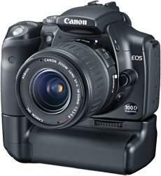 Canon EOS 300D mit Batteriegriff und schwarzem Gehäuse [Foto: Canon]