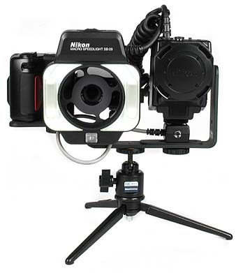 Imaging-One Makroblitz-Adapter für Nikon Coolpix 950/990 [Foto: MediaNord]