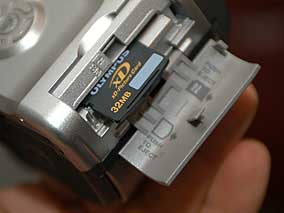 Olympus Digitalkamera (Prototyp) mit xD-Picture Card-Steckplatz [Foto: MediaNord]