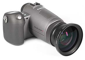 Canon PowerShot Pro90 IS mit Weitwinkelkonverter Canon WC-DC58 [Foto: MediaNord]