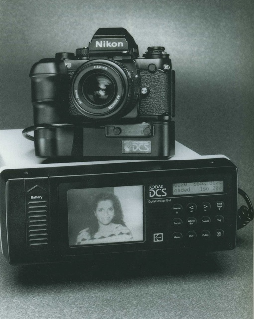 Kodak DCS 100 mit exterer Speichereinheit (DSU) - Foto: Kodak